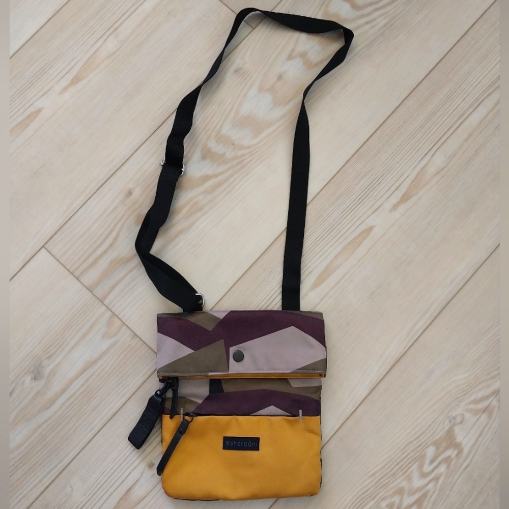 Sherpani Pica Crossbody Bag